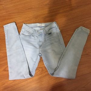 Levi 710 Super Skinny light wash